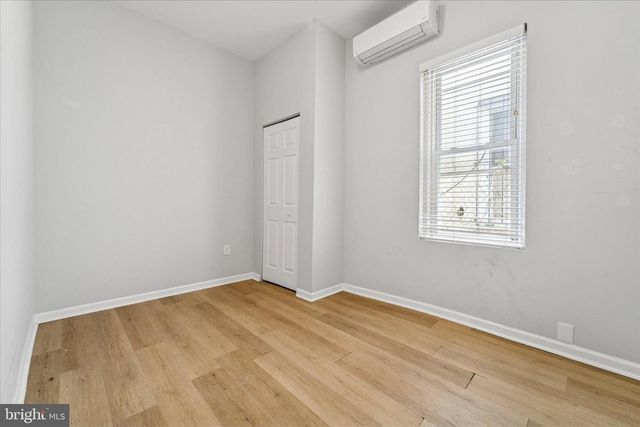 5215 CEDAR AVE, Philadelphia, PA 19143