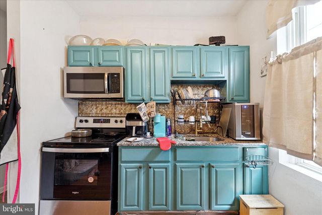 5215 CEDAR AVE, Philadelphia, PA 19143