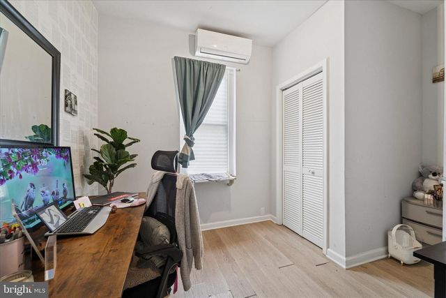 5215 CEDAR AVE, Philadelphia, PA 19143