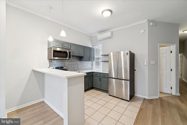 5215 CEDAR AVE, Philadelphia, PA 19143