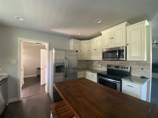 1410 E Royall Boulevard, Malakoff, TX 75148