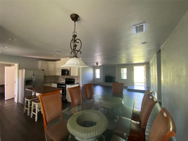 1410 E Royall Boulevard, Malakoff, TX 75148