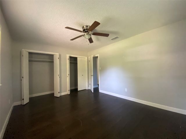 1410 E Royall Boulevard, Malakoff, TX 75148