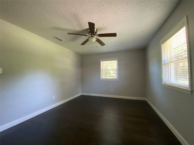 1410 E Royall Boulevard, Malakoff, TX 75148