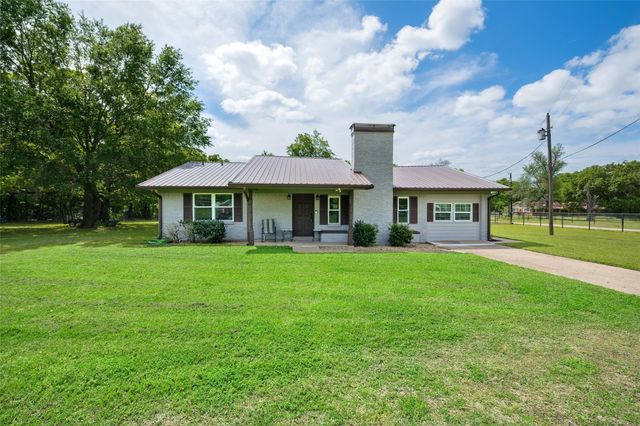 1410 E Royall Boulevard, Malakoff, TX 75148