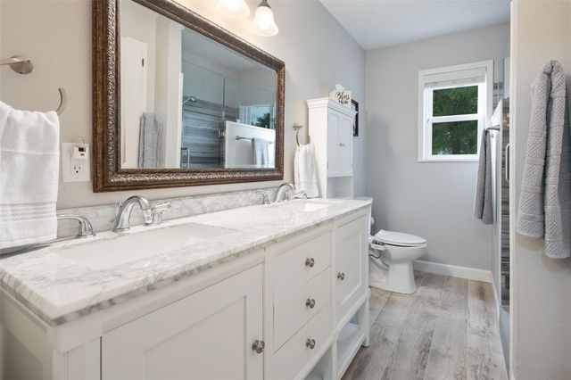 1410 E Royall Boulevard, Malakoff, TX 75148