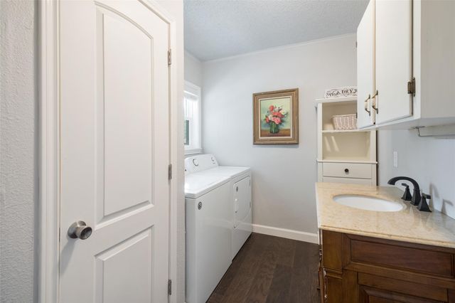 1410 E Royall Boulevard, Malakoff, TX 75148