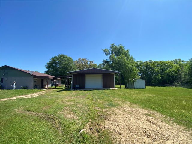 1410 E Royall Boulevard, Malakoff, TX 75148