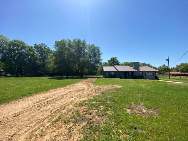 1410 E Royall Boulevard, Malakoff, TX 75148