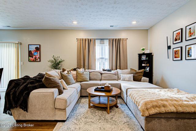 1065 Stratton Way, Shelbyville, KY 40065