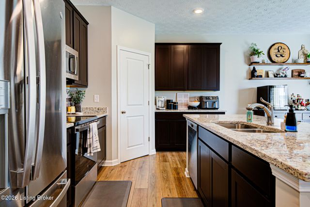 1065 Stratton Way, Shelbyville, KY 40065