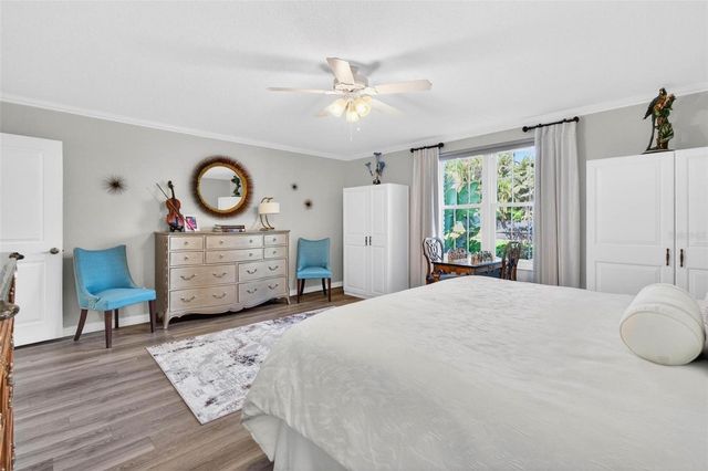 1065 EDEN ISLE BOULEVARD NE 1, St Petersburg, FL 33704