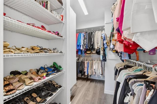 1065 EDEN ISLE BOULEVARD NE 1, St Petersburg, FL 33704