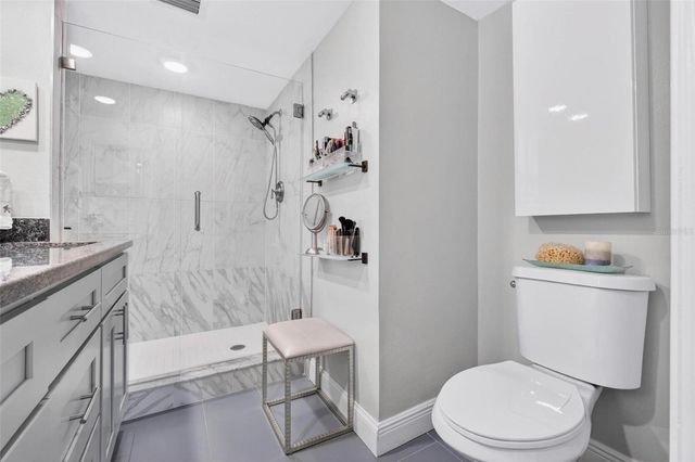 1065 EDEN ISLE BOULEVARD NE 1, St Petersburg, FL 33704