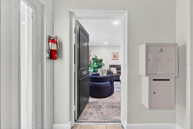 1065 EDEN ISLE BOULEVARD NE 1, St Petersburg, FL 33704