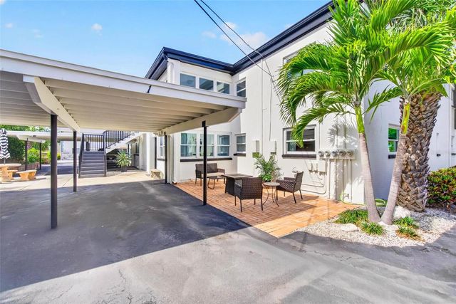 1065 EDEN ISLE BOULEVARD NE 1, St Petersburg, FL 33704