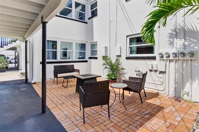 1065 EDEN ISLE BOULEVARD NE 1, St Petersburg, FL 33704