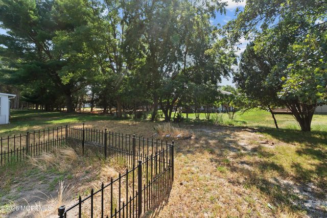 22 Encinitas Drive, Toms River, NJ 08757