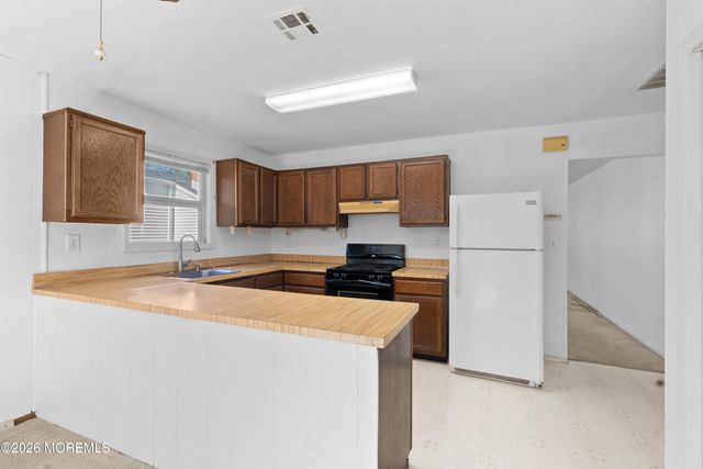 22 Encinitas Drive, Toms River, NJ 08757