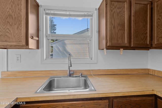22 Encinitas Drive, Toms River, NJ 08757