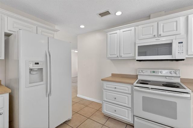 4128 HARRY DRIVE, Fruitland Park, FL 34731