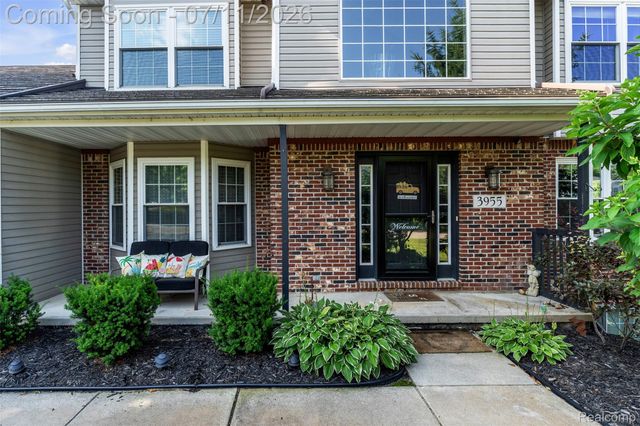 3955 Forest Edge Drive, Commerce Charter Township, MI 48382