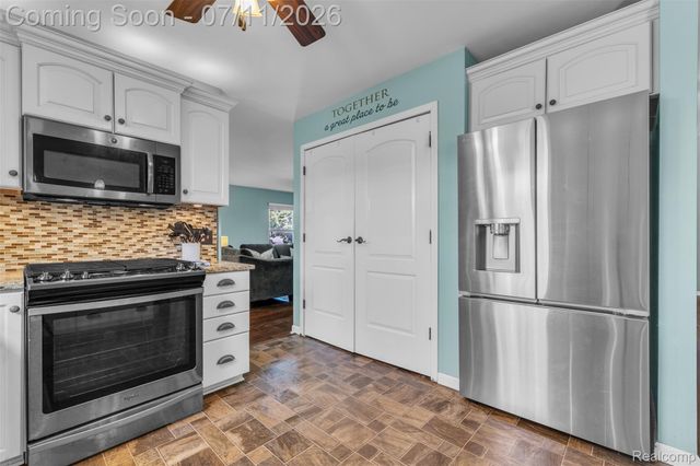 3955 Forest Edge Drive, Commerce Charter Township, MI 48382