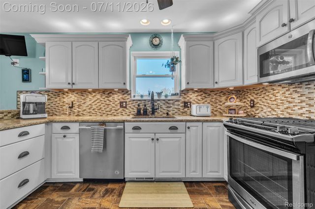 3955 Forest Edge Drive, Commerce Charter Township, MI 48382