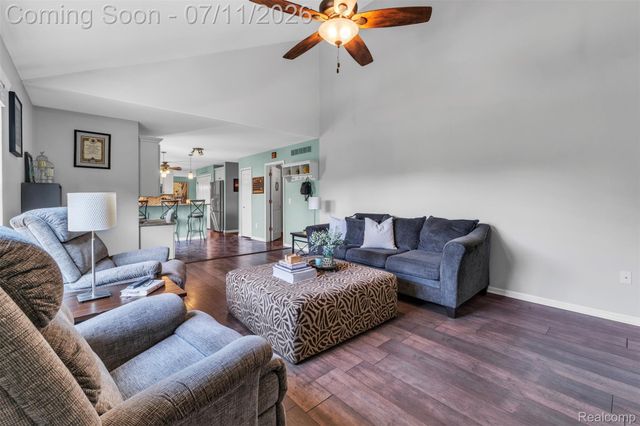 3955 Forest Edge Drive, Commerce Charter Township, MI 48382