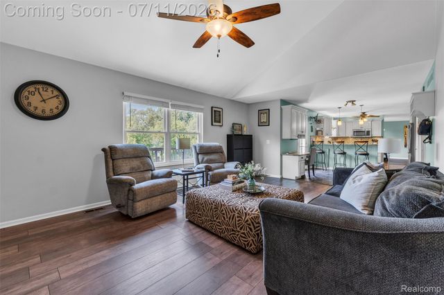 3955 Forest Edge Drive, Commerce Charter Township, MI 48382