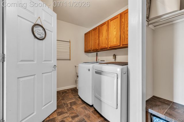 3955 Forest Edge Drive, Commerce Charter Township, MI 48382