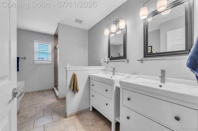 3955 Forest Edge Drive, Commerce Charter Township, MI 48382