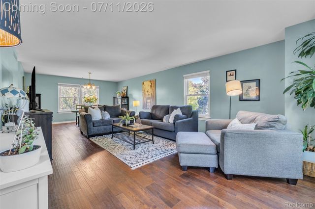 3955 Forest Edge Drive, Commerce Charter Township, MI 48382