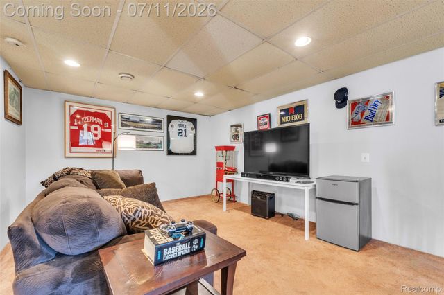 3955 Forest Edge Drive, Commerce Charter Township, MI 48382