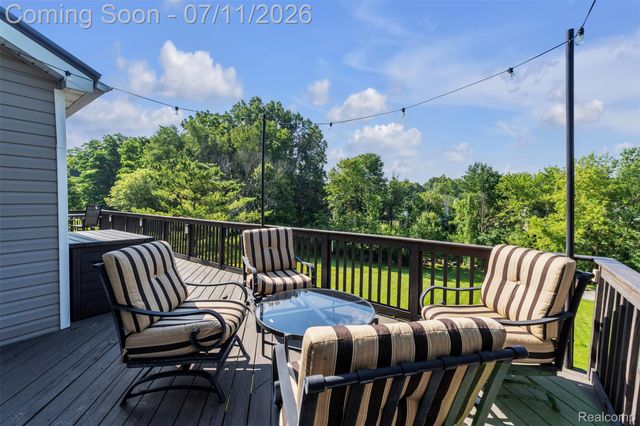 3955 Forest Edge Drive, Commerce Charter Township, MI 48382