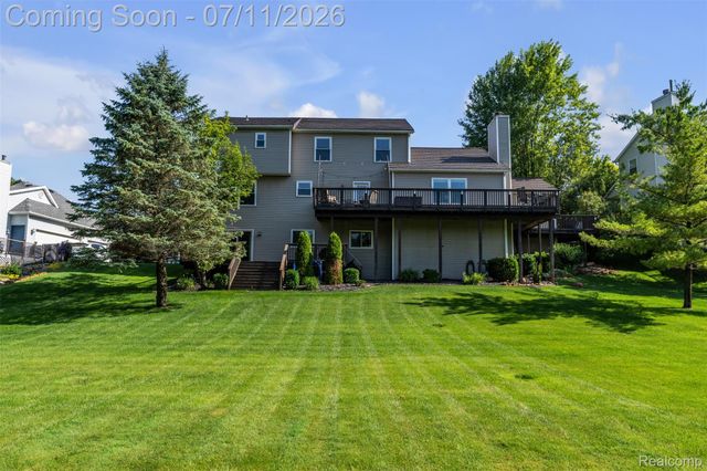 3955 Forest Edge Drive, Commerce Charter Township, MI 48382