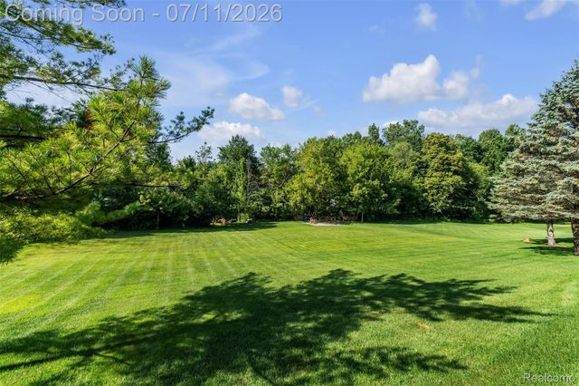 3955 Forest Edge Drive, Commerce Charter Township, MI 48382