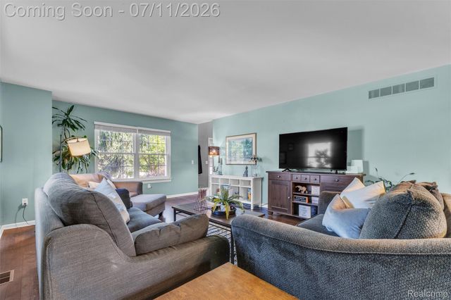 3955 Forest Edge Drive, Commerce Charter Township, MI 48382