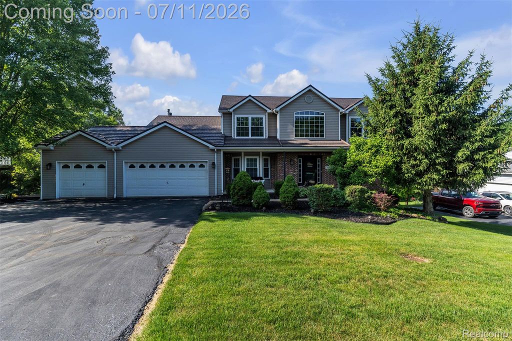 3955 Forest Edge Drive, Commerce Charter Township, MI 48382