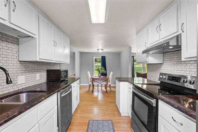 4040 Howard Porter Road, Fayetteville, AR 72703