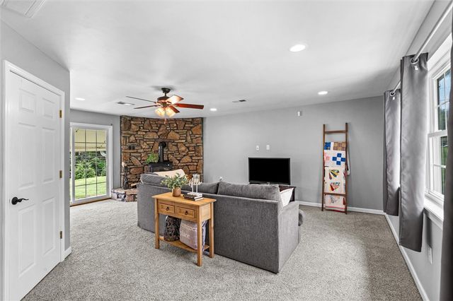 4040 Howard Porter Road, Fayetteville, AR 72703