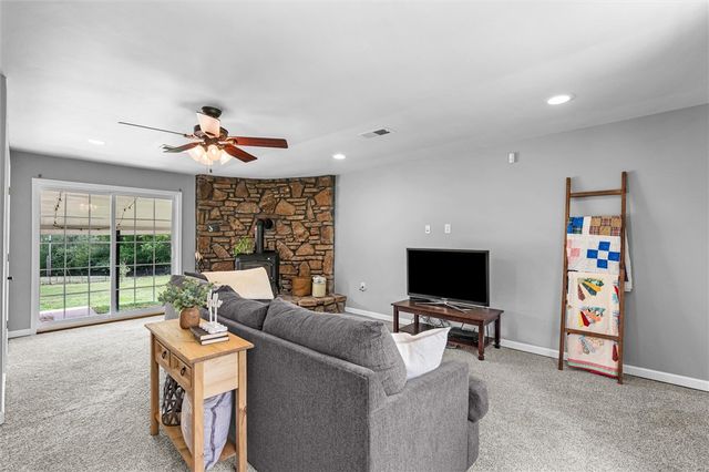 4040 Howard Porter Road, Fayetteville, AR 72703