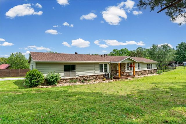 4040 Howard Porter Road, Fayetteville, AR 72703