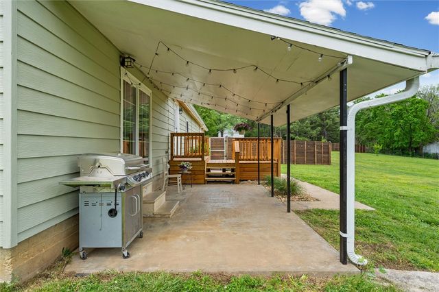 4040 Howard Porter Road, Fayetteville, AR 72703