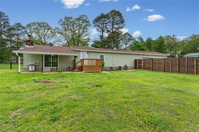 4040 Howard Porter Road, Fayetteville, AR 72703
