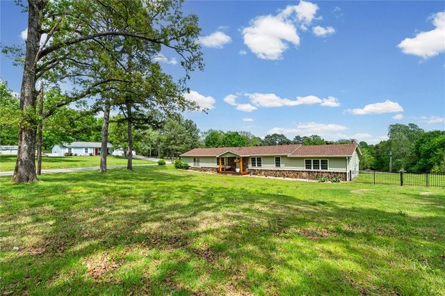 4040 Howard Porter Road, Fayetteville, AR 72703