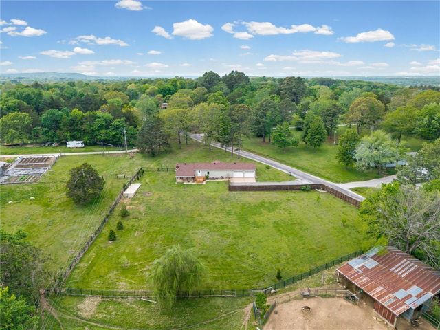 4040 Howard Porter Road, Fayetteville, AR 72703