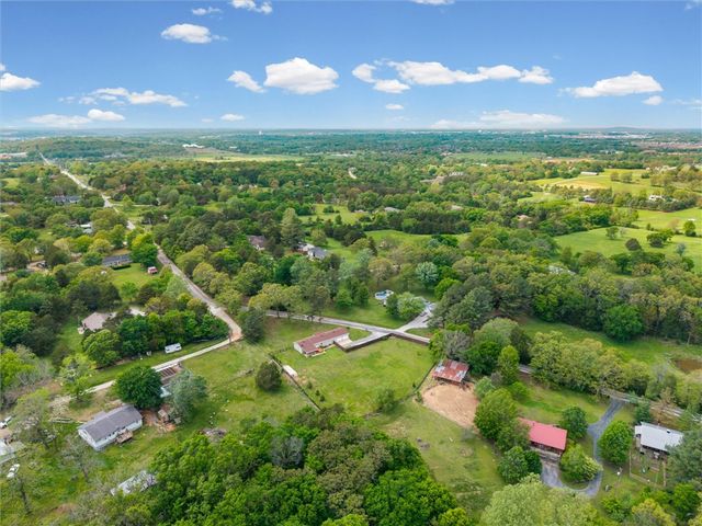 4040 Howard Porter Road, Fayetteville, AR 72703