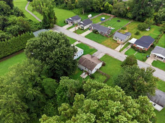 205 Dinsmore Street, Berea, KY 40403