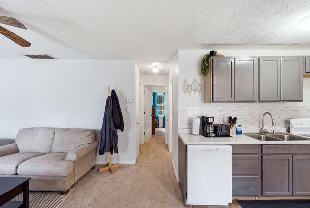 205 Dinsmore Street, Berea, KY 40403